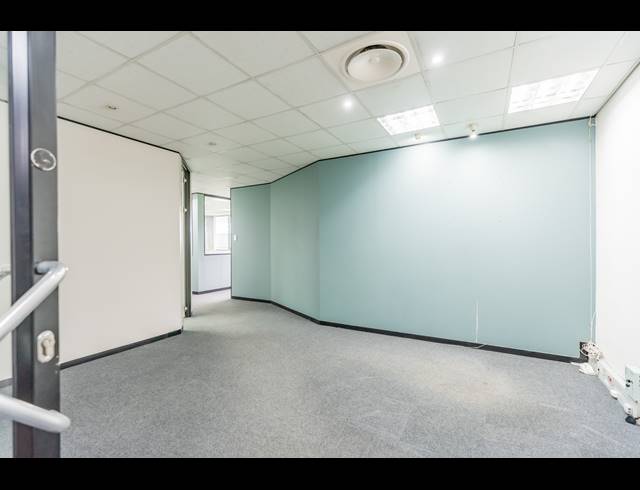 214M² OFFICE TO LET IN WESTVILLE